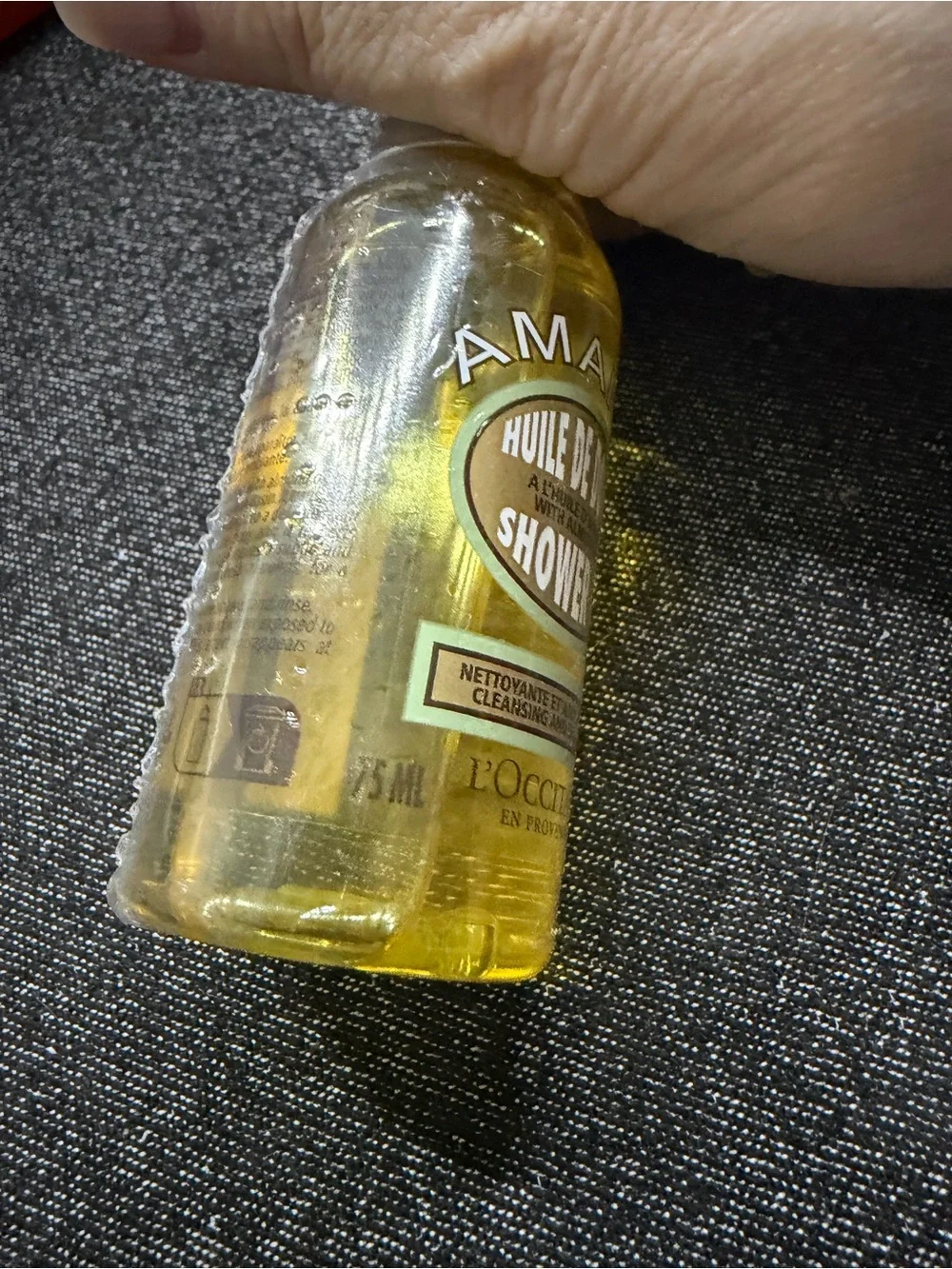 L'Occitane Amande Almond Shower Oil – Golden Yellow